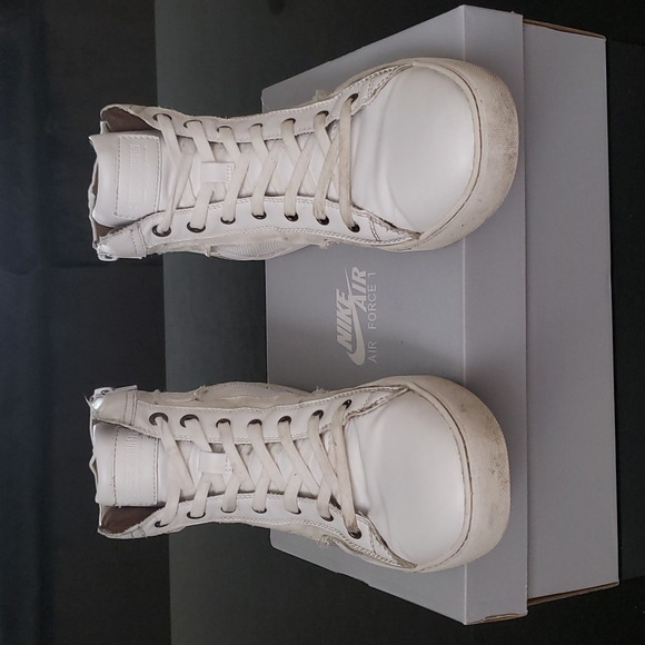 White sneaker High tops by Steve madden. - Picture 2 of 10